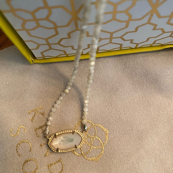 Beautiful Kendra Scott Necklace - Picture 2 of 4